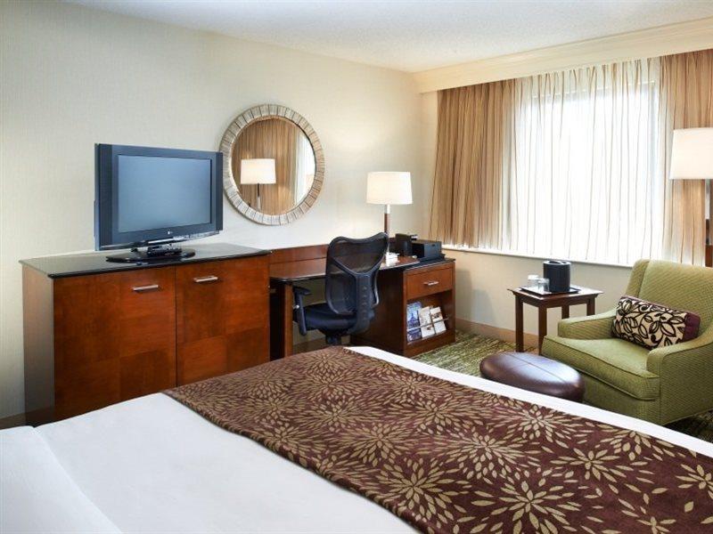 מלון Detroit Marriott ליבוניה מראה חיצוני תמונה