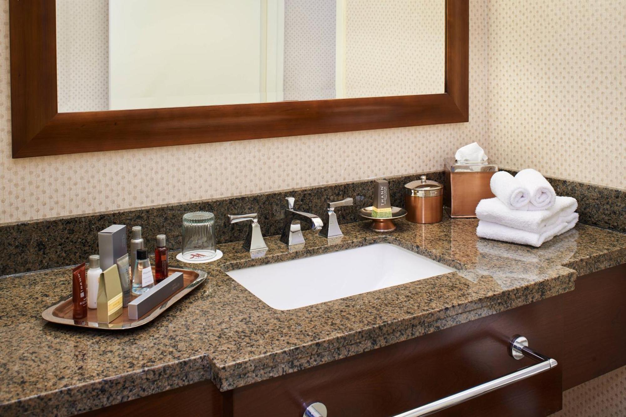 מלון Detroit Marriott ליבוניה מראה חיצוני תמונה