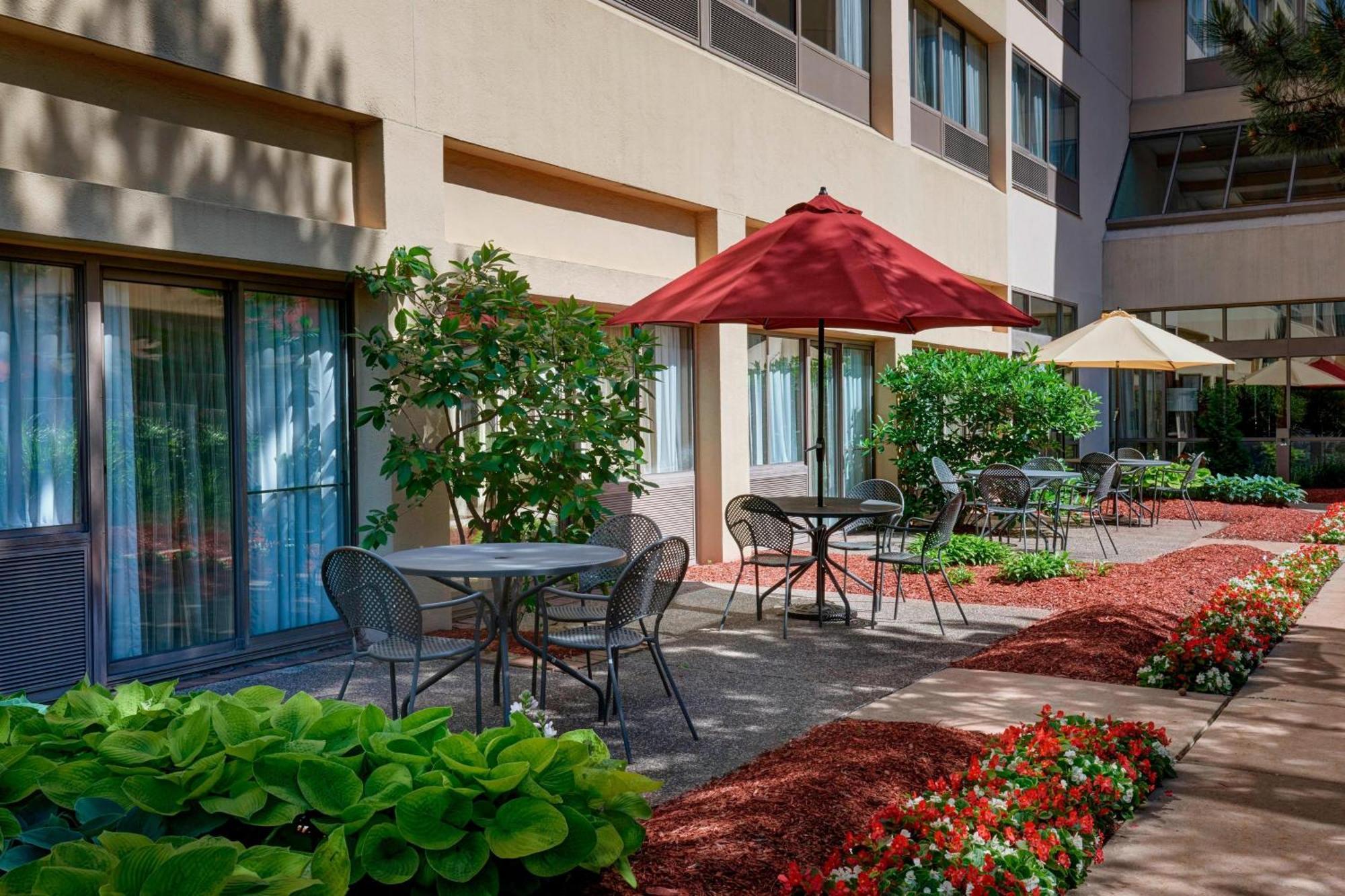 מלון Detroit Marriott ליבוניה מראה חיצוני תמונה