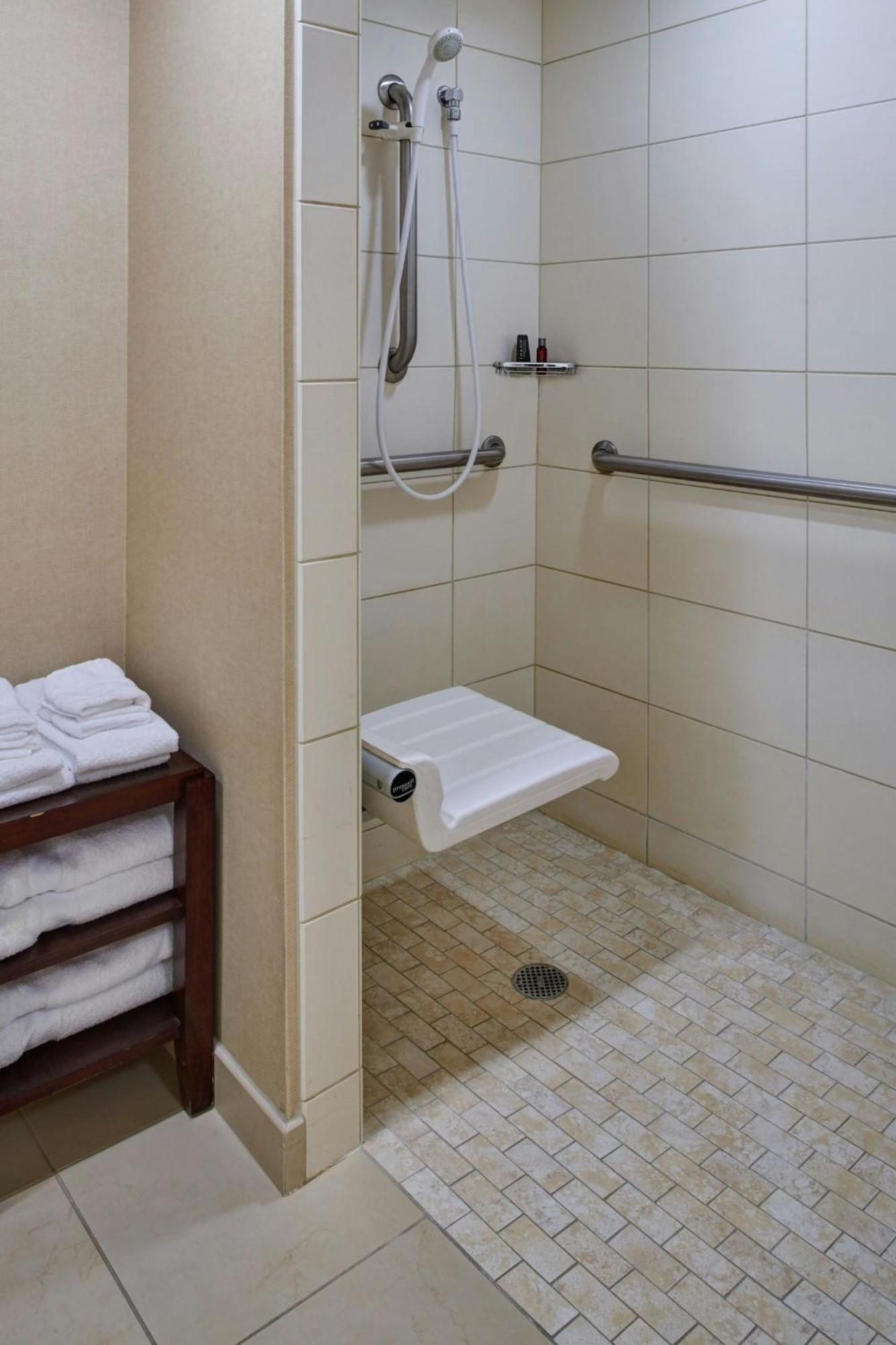 מלון Detroit Marriott ליבוניה מראה חיצוני תמונה