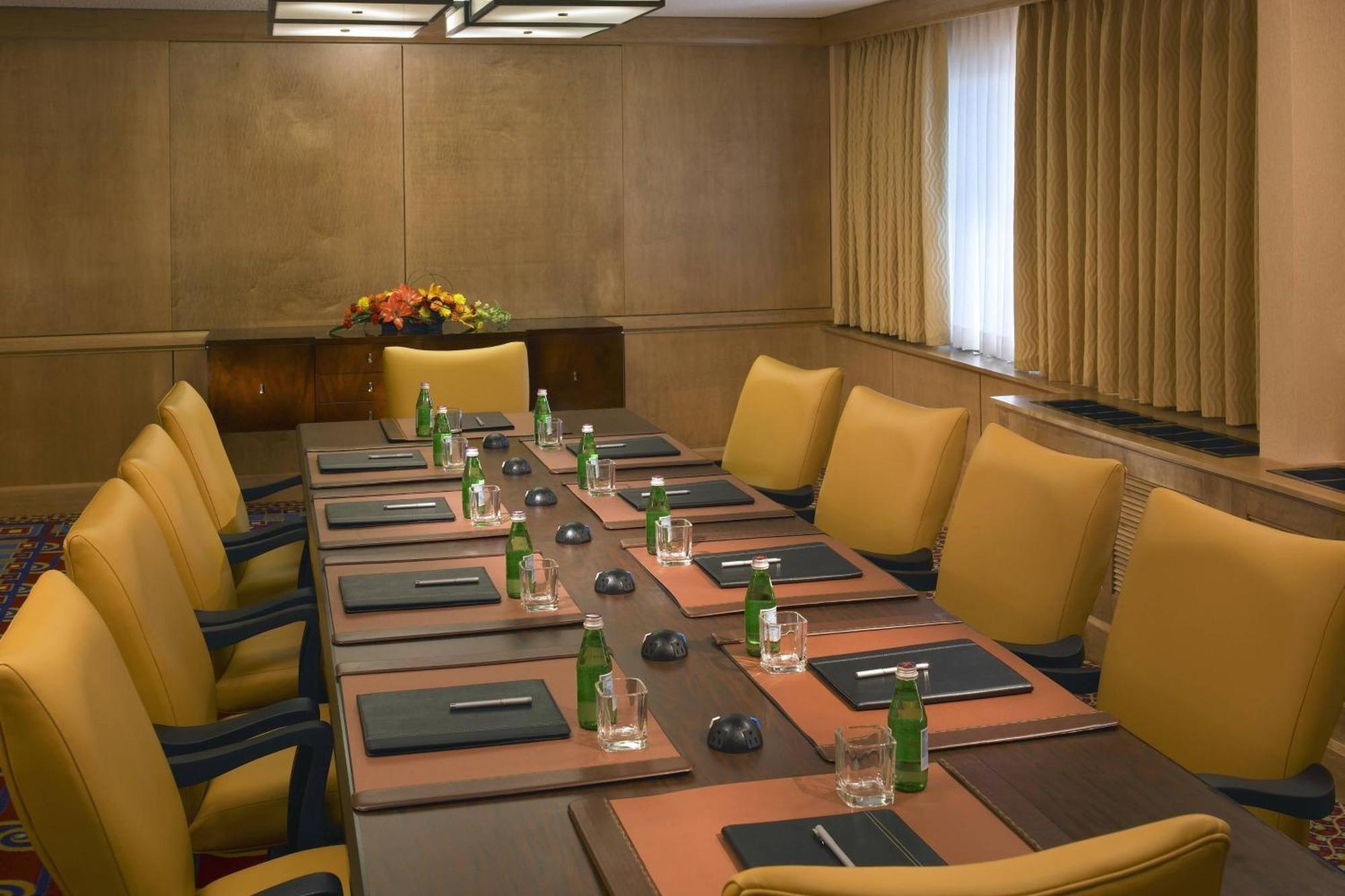 מלון Detroit Marriott ליבוניה מראה חיצוני תמונה